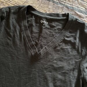 Quince Womens V Neck Cotton Blend Short Sleeve Shirt sz S Black Quiet Luxury